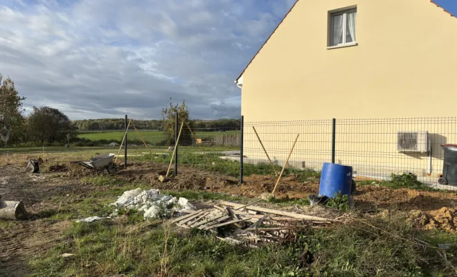 Pose de clôture et aménagement d'une cours extérieure, Soissons, Joachim Services