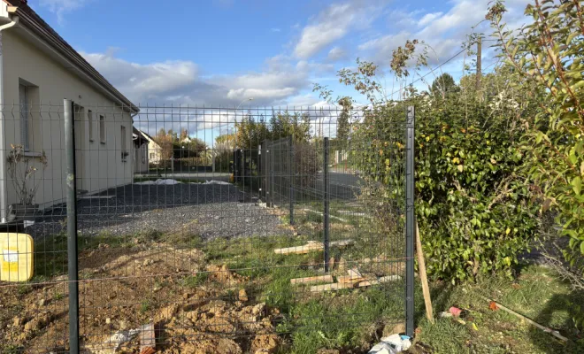 Pose de clôture et aménagement d'une cours extérieure, Soissons, Joachim Services