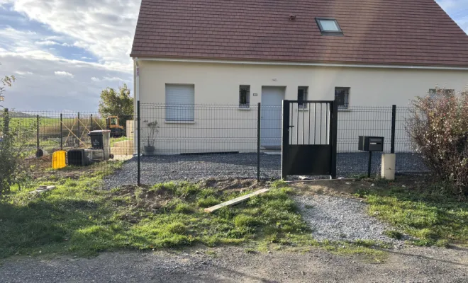 Pose de clôture et aménagement d'une cours extérieure, Soissons, Joachim Services